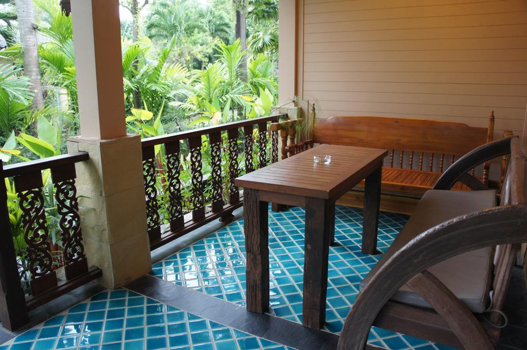 Palm Village Rawai Extérieur photo