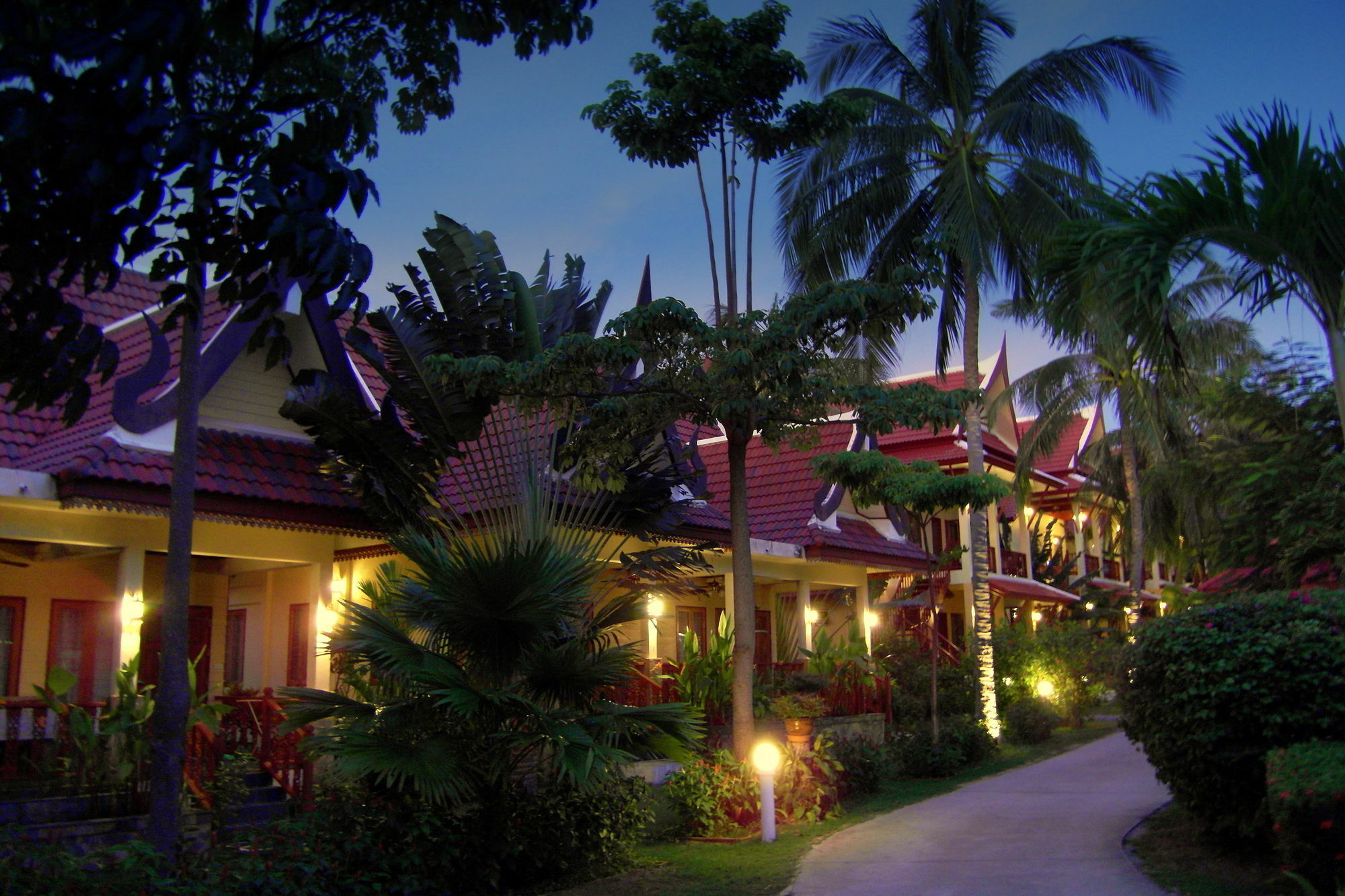 Palm Village Rawai Extérieur photo